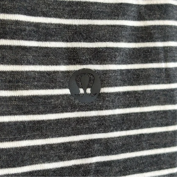 • [Lululemon] Striped V-Neck • - Picture 8 of 8